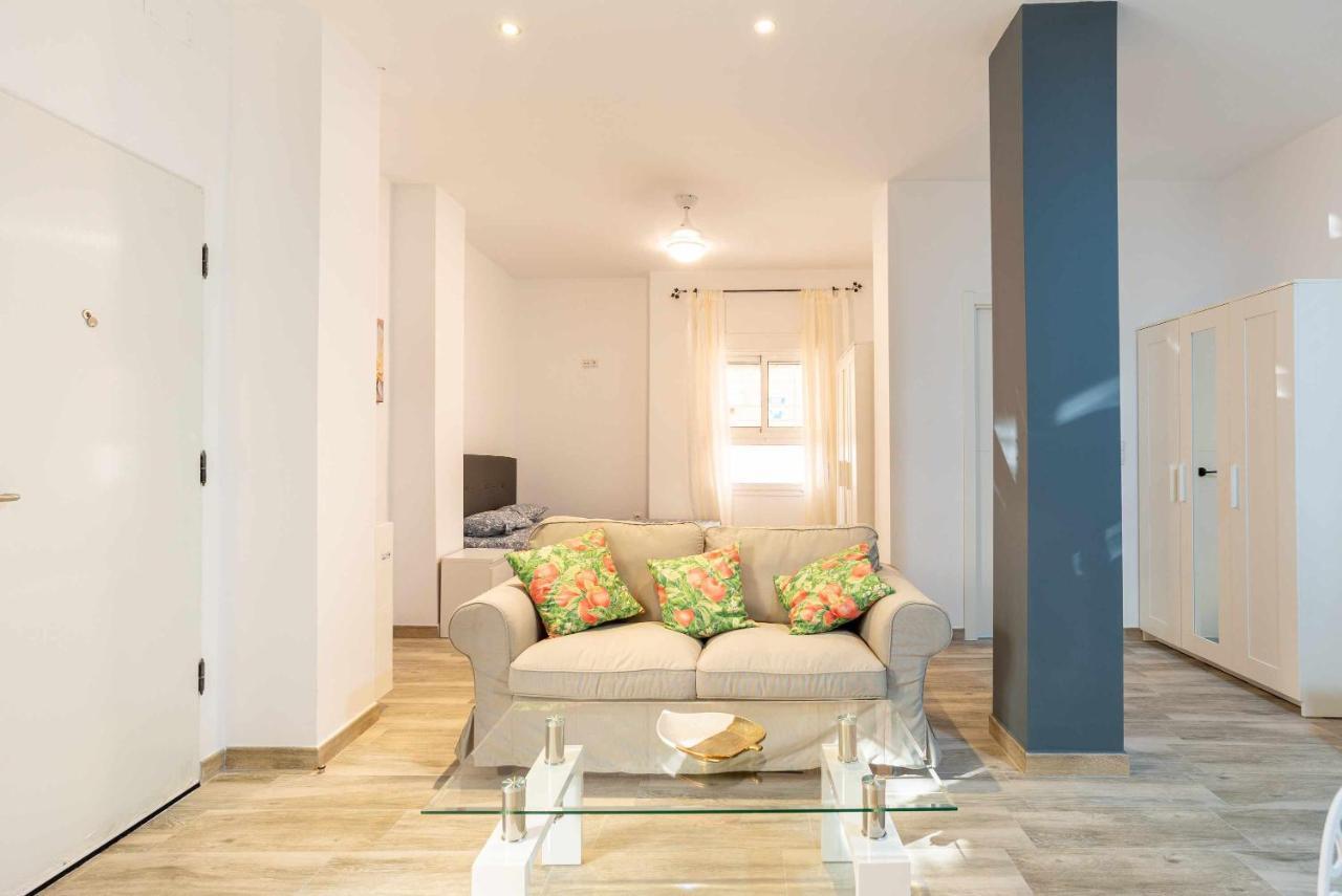 Vialia Suites Cinema مالقة المظهر الخارجي الصورة